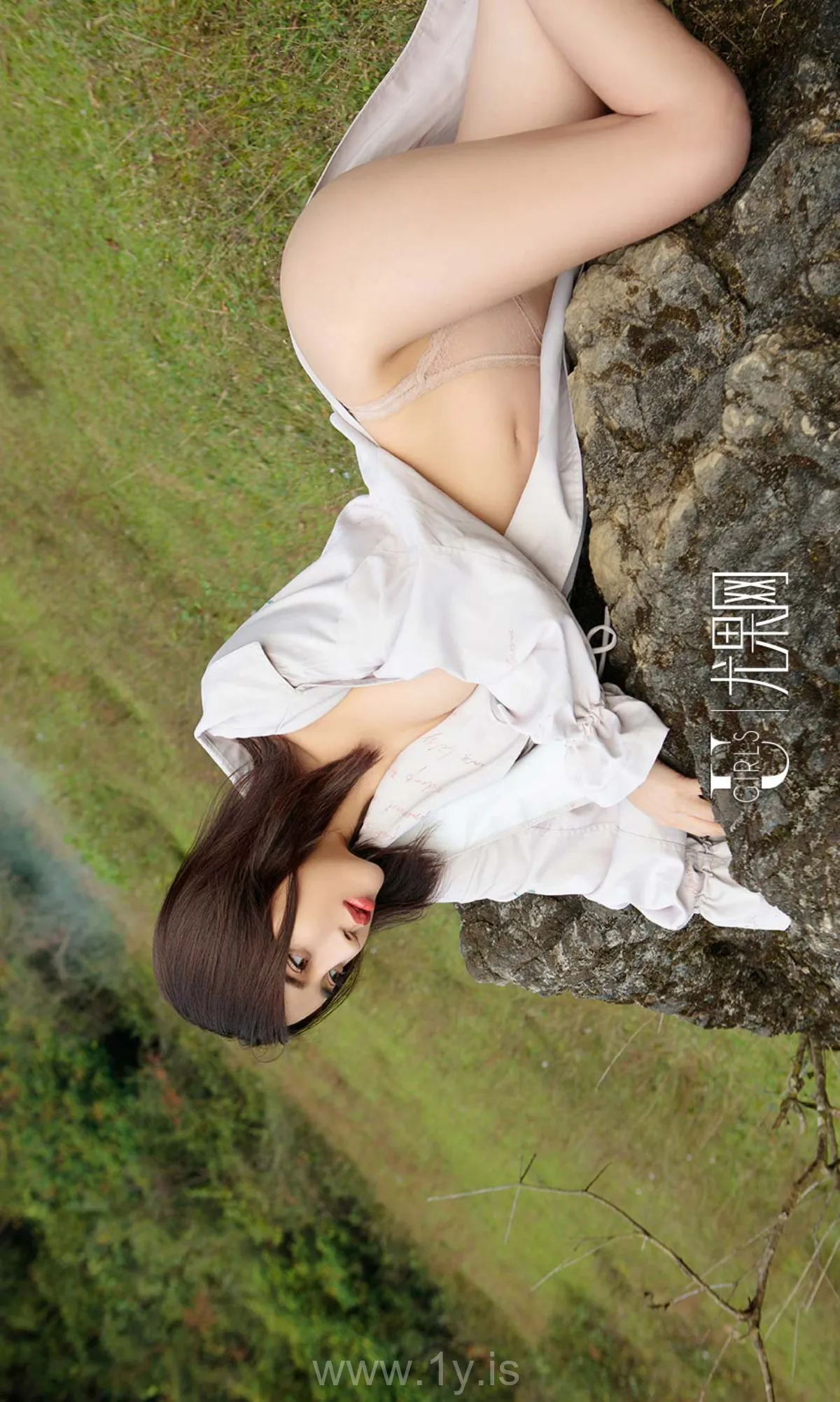 UGIRLS NO.899 Graceful & Well-developed Chinese Babe 武一瑾萱