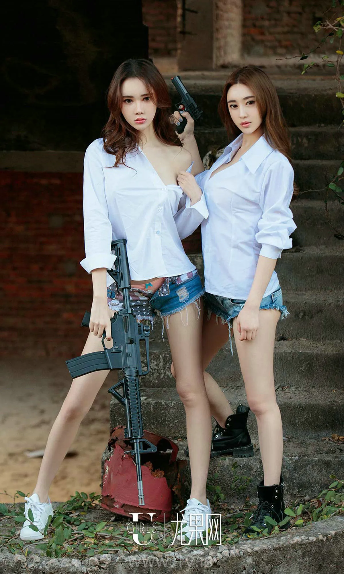 UGIRLS NO.983 Well-developed & Trendy Chinese Goddess 萌琪琪&程梓