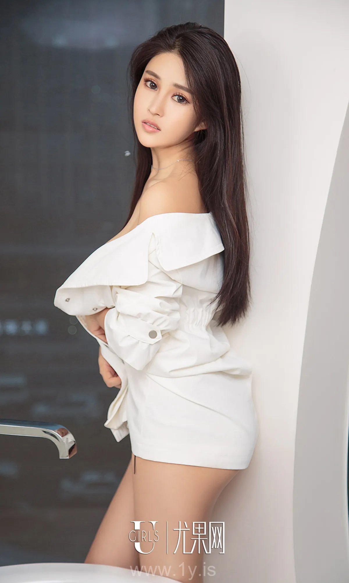 UGIRLS NO.1038 Elegant & Hot Chinese Teen 杨茹伊