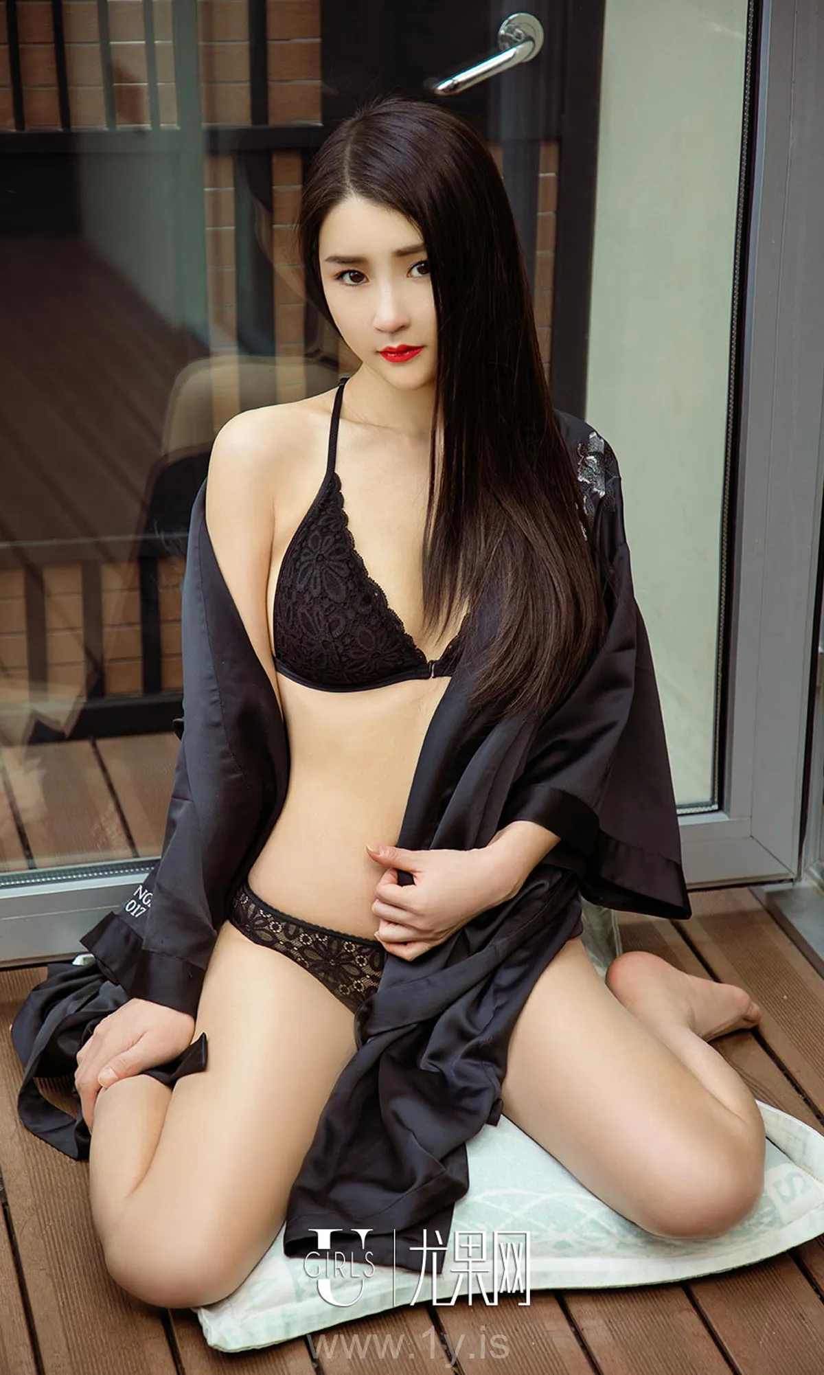 UGIRLS NO.1063 Slender & Stunning Chinese Chick 唐淇淇