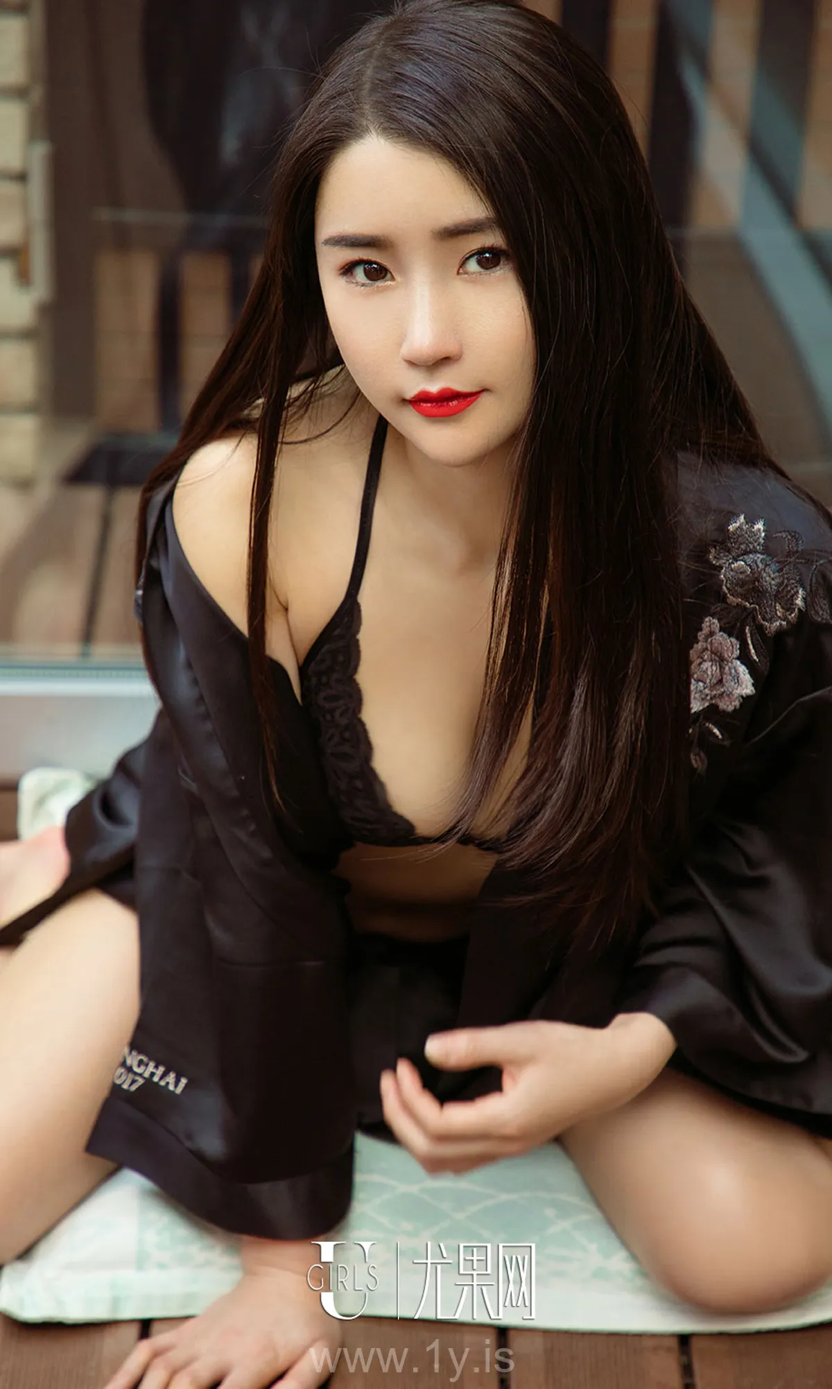 UGIRLS NO.1063 Slender & Stunning Chinese Chick 唐淇淇