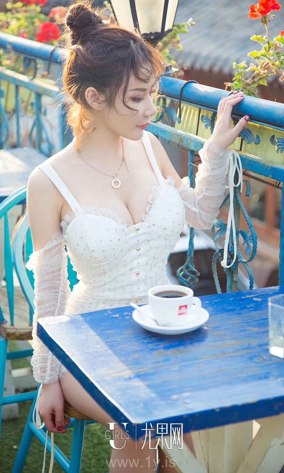 UGIRLS NO.1084 Stunning & Quiet Chinese Teen 苏可可