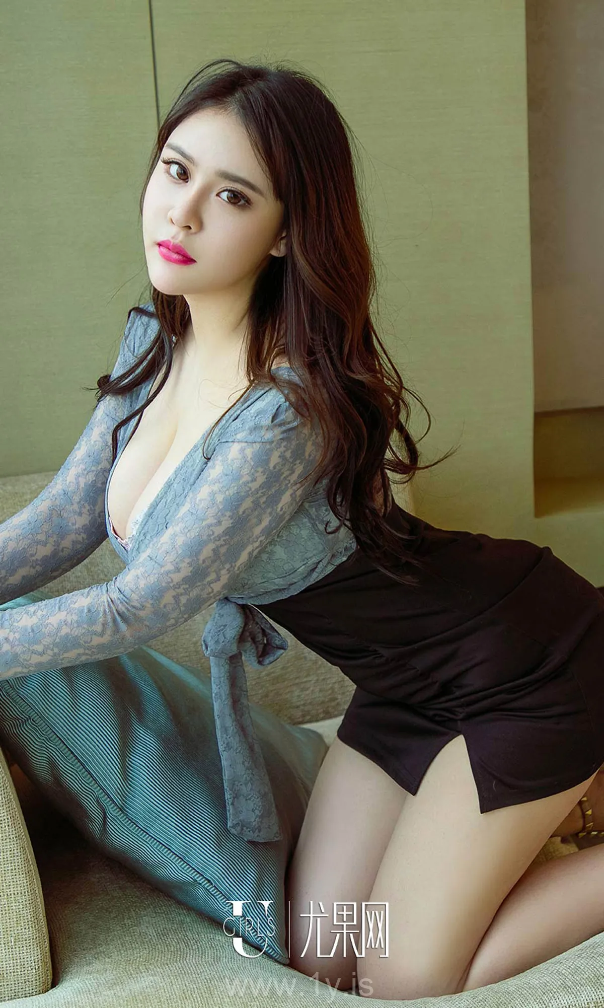 UGIRLS NO.1092 Cute & Classy Chinese Women 杨宣儿
