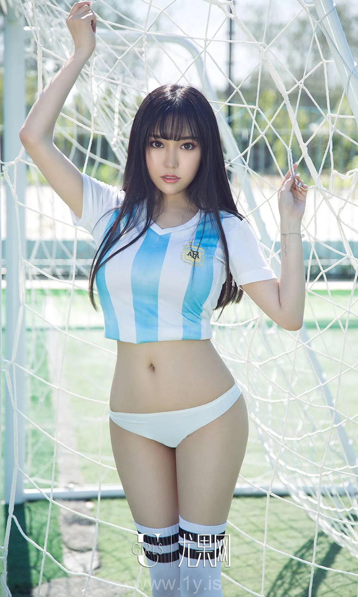 UGIRLS NO.1143 Classy & Adorable Chinese Goddess 看球啦