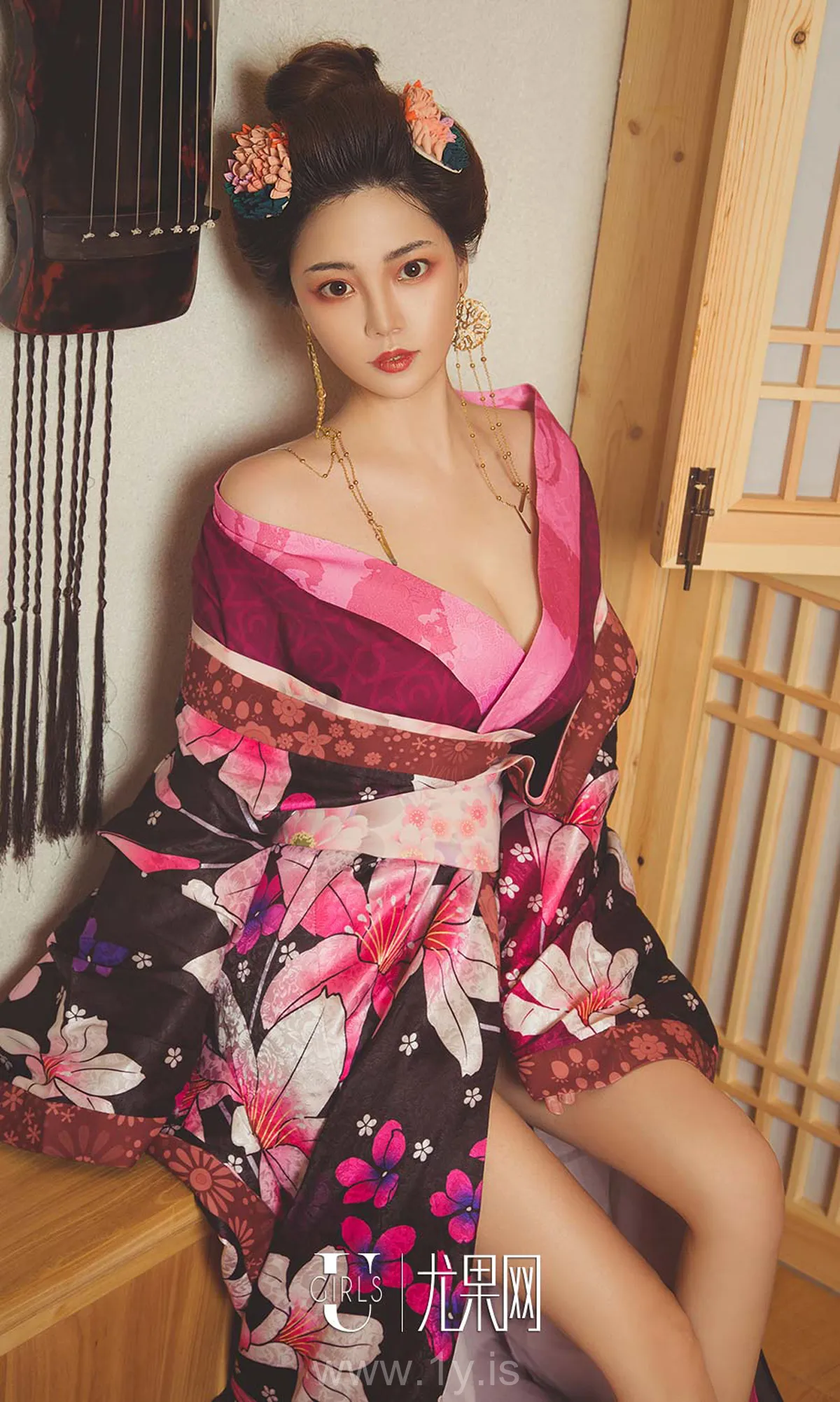 UGIRLS NO.1170 Delightful & Lively Chinese Women 陈果果&孟十朵&球球