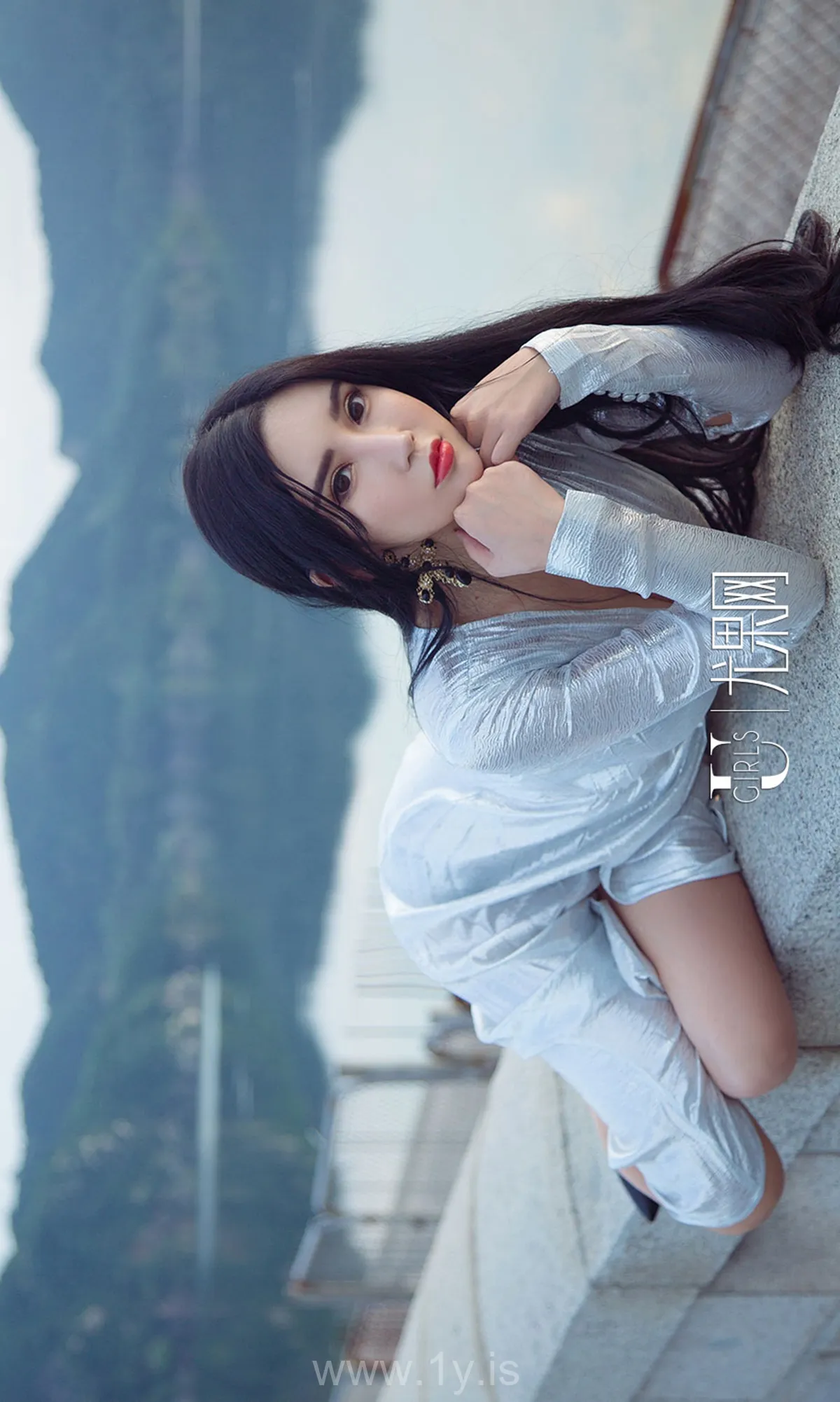UGIRLS NO.1208 Adorable & Decent Chinese Chick 艾霓莎