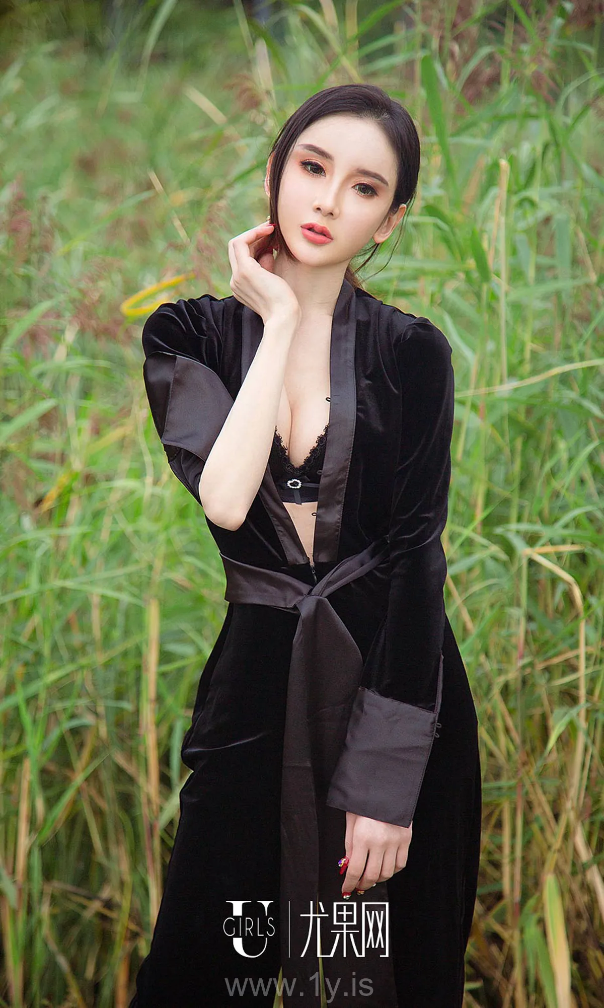 UGIRLS NO.1238 Hot Chinese Girl 阿依努尔瓦娅