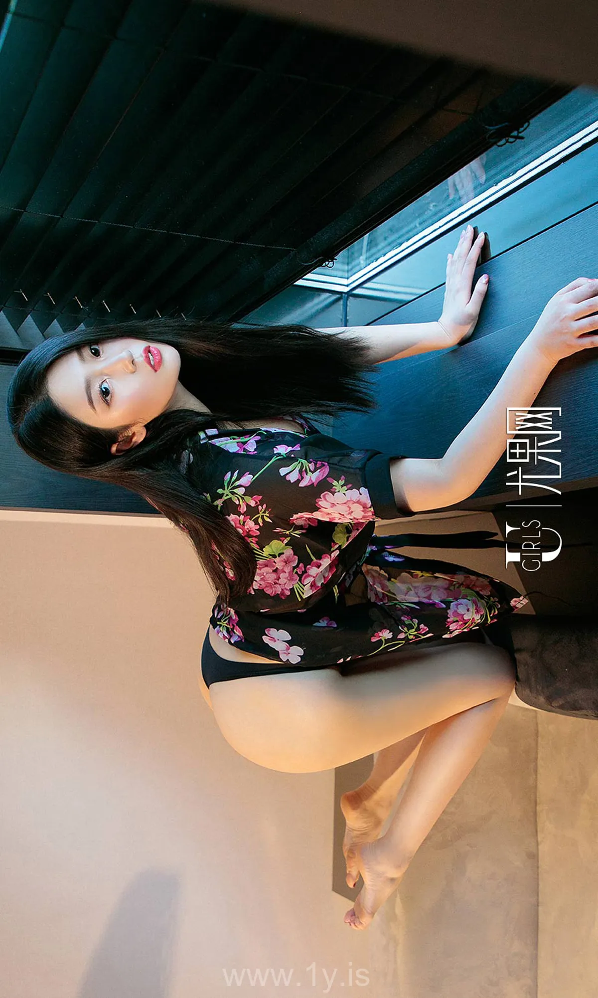 UGIRLS NO.1278 Knockout & Lovely Chinese Model 一见钟情钟晴