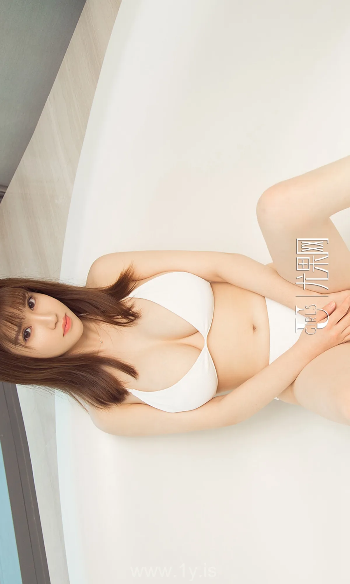 UGIRLS NO.1371 Appealing Chinese Teen 周大萌