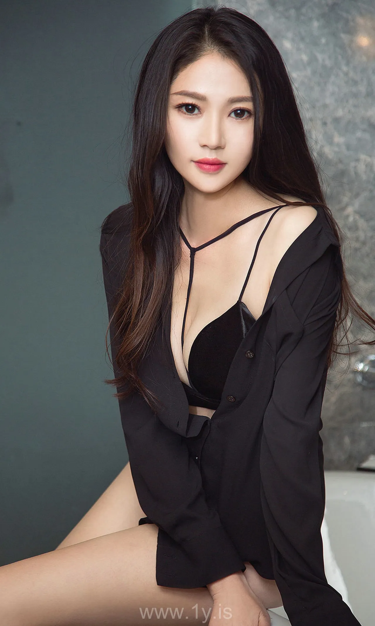 UGIRLS NO.1425 Well Done & Pretty Chinese Cougar 张可可寂寞太久