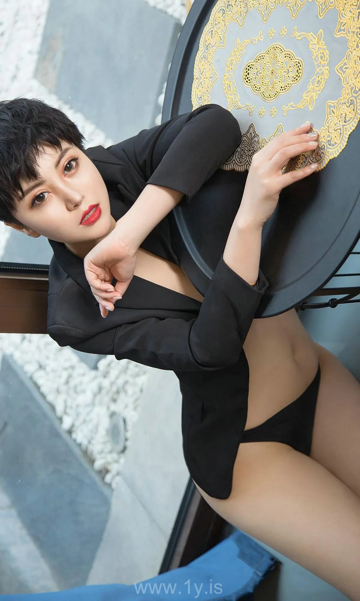 UGIRLS NO.1469 Nice-looking & Lovely Chinese Goddess 黑白诱惑金卓然