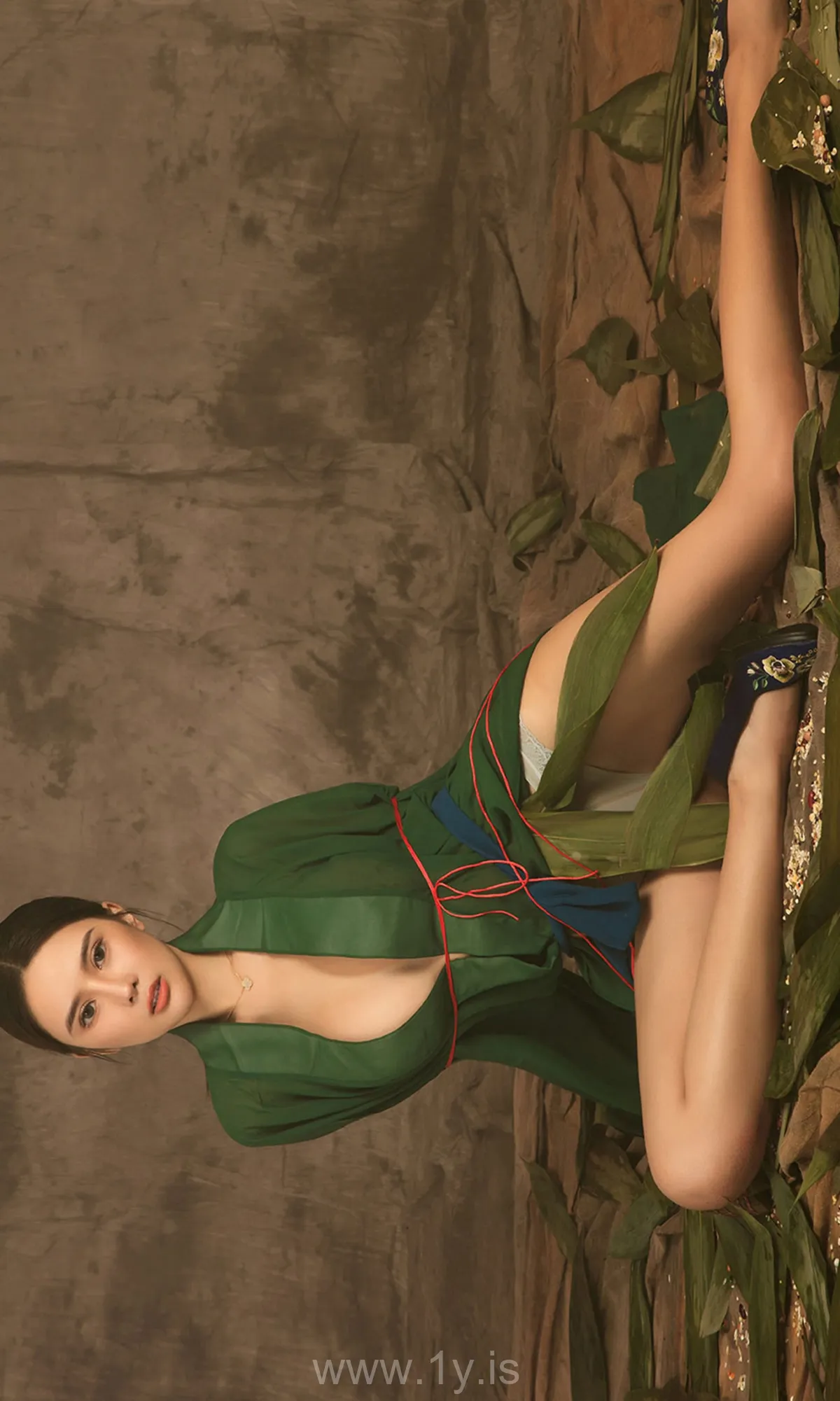 UGIRLS NO.1479 Decent Chinese Angel 香食Angela楚楚金露