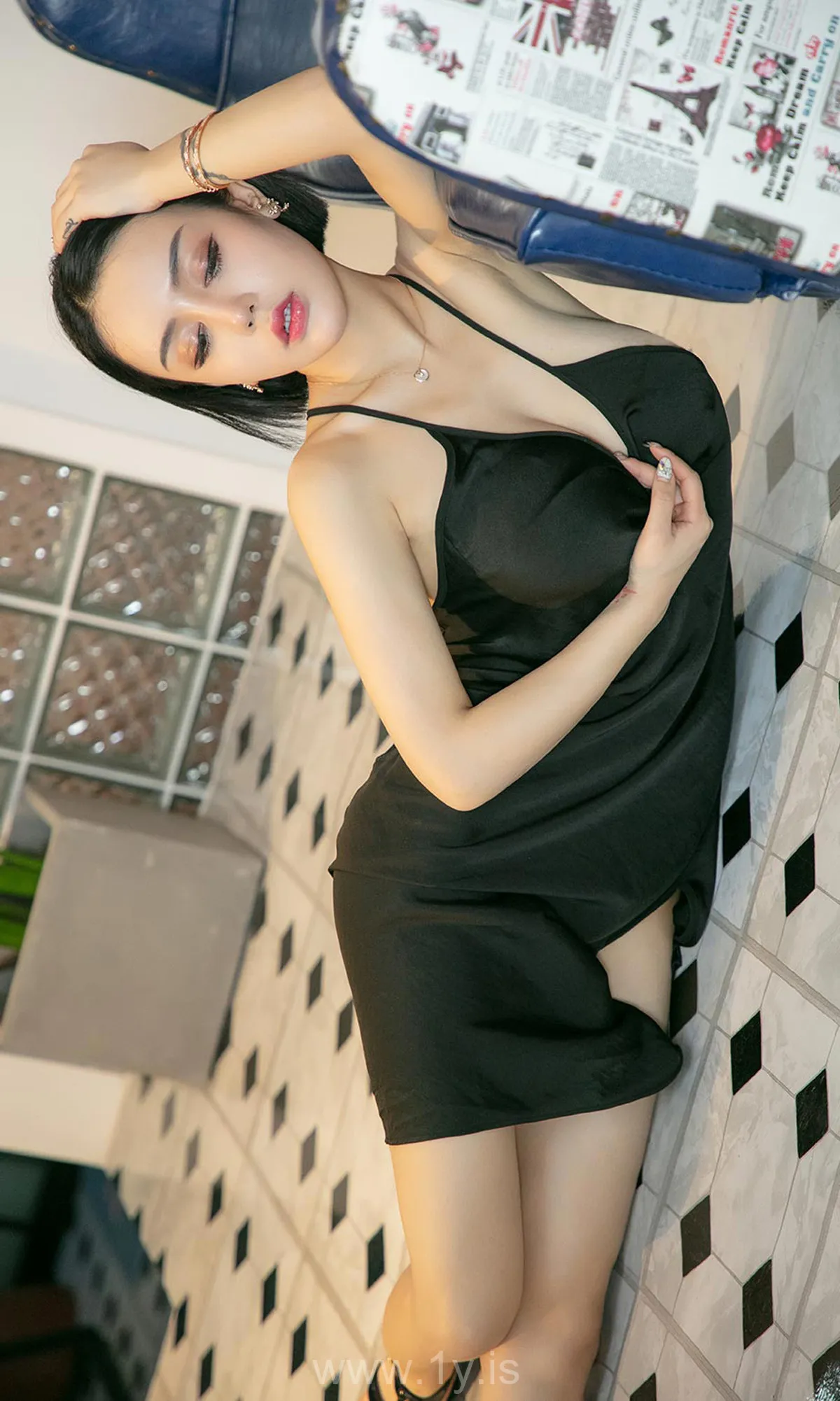 UGIRLS NO.1555 Pretty & Sexy Chinese Homebody Girl 陆梓琪