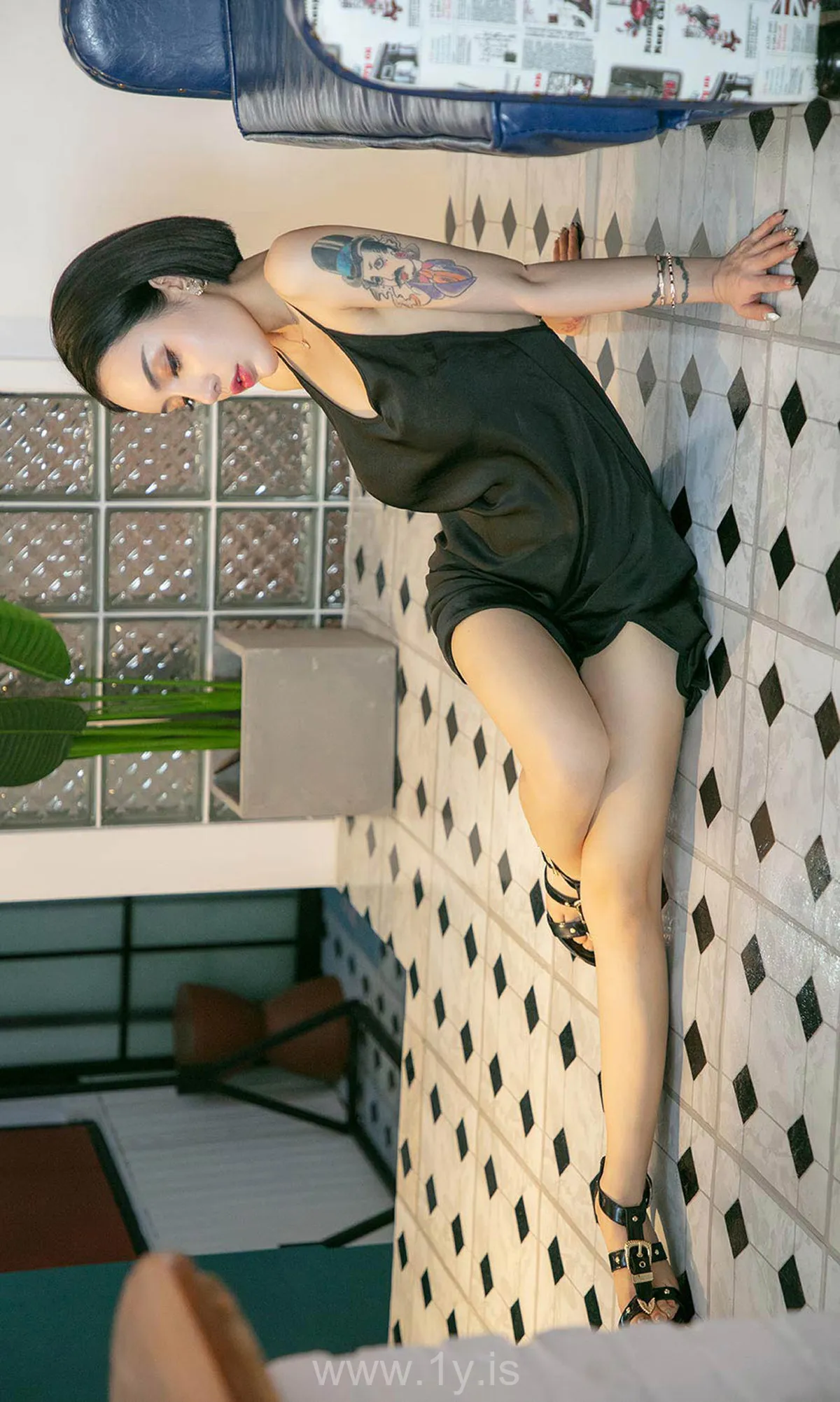 UGIRLS NO.1555 Pretty & Sexy Chinese Homebody Girl 陆梓琪