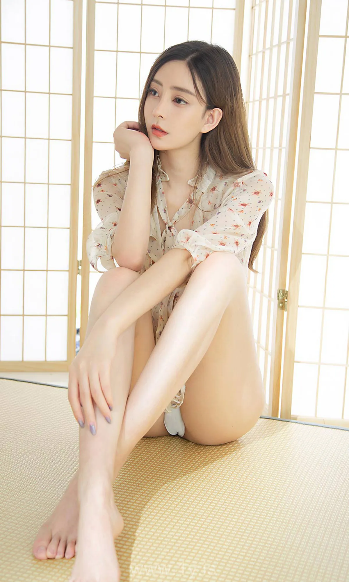 UGIRLS NO.1561 Attractive Chinese Cutie 小熙心有灵熙