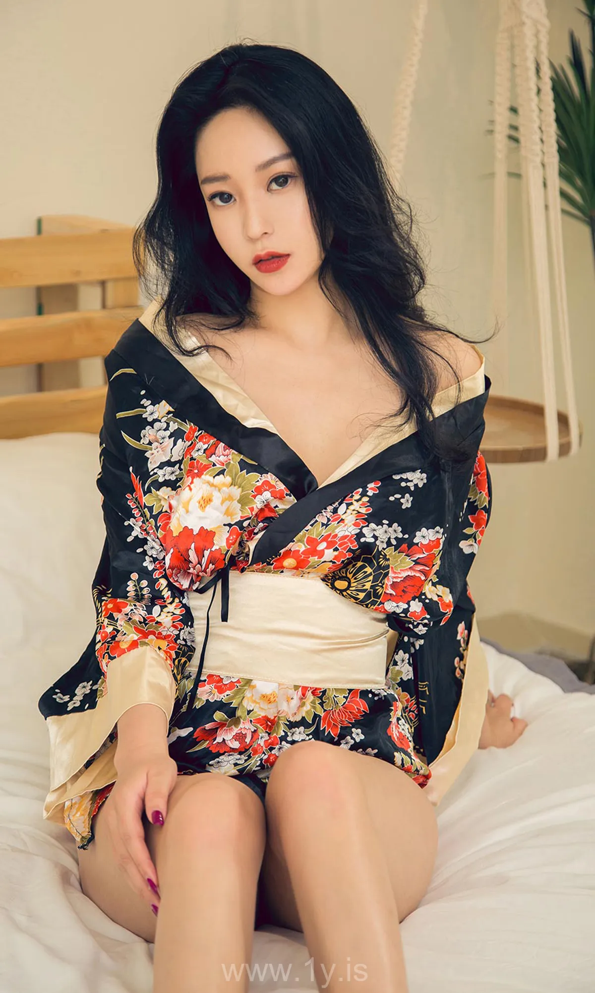 UGIRLS NO.1572 Stylish & Pretty Chinese Model 刘瑾希