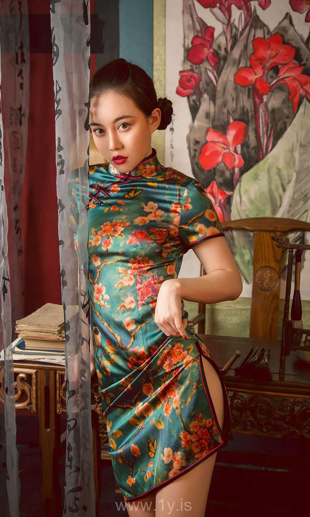 UGIRLS NO.1577 Nice-looking & Good-looking Chinese Hottie 孟十朵&刘邦妮