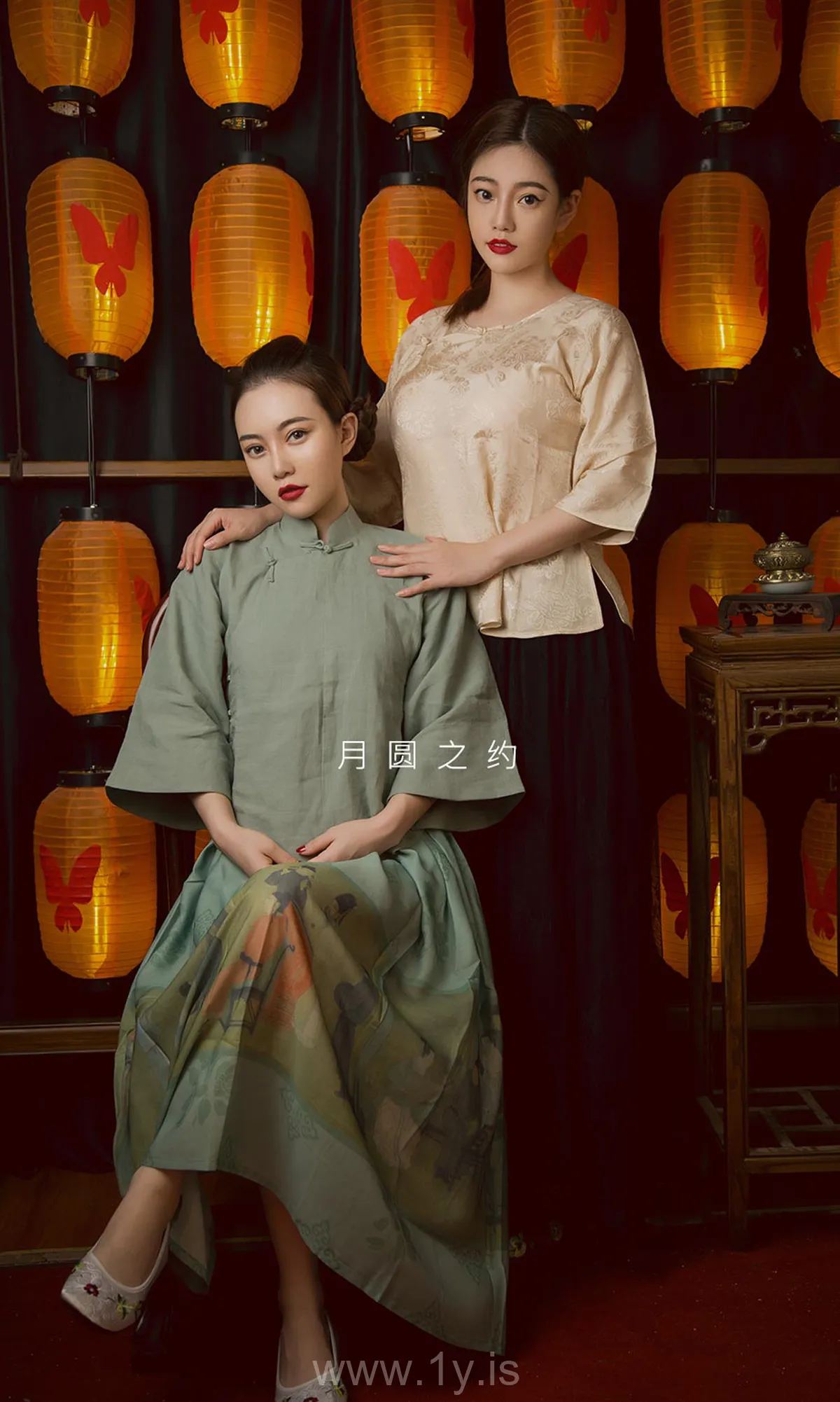 UGIRLS NO.1577 Nice-looking & Good-looking Chinese Hottie 孟十朵&刘邦妮