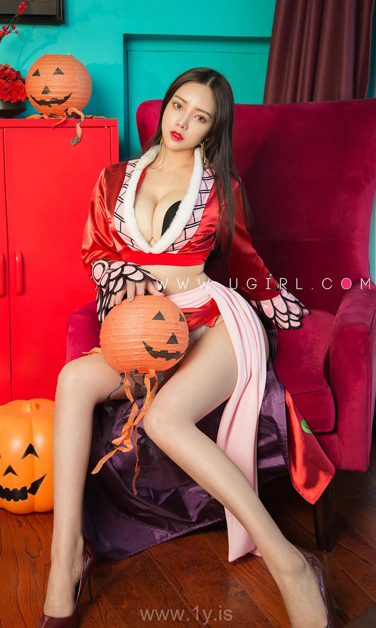 UGIRLS NO.1625 Attractive Chinese Hottie Anna苏拉《性感的要命》