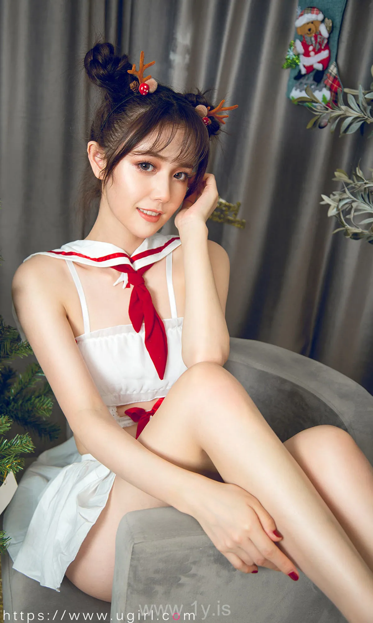 UGIRLS NO.1679 Well-developed & Well Done Chinese Beauty 唐小糖《制服少女圣诞秀》