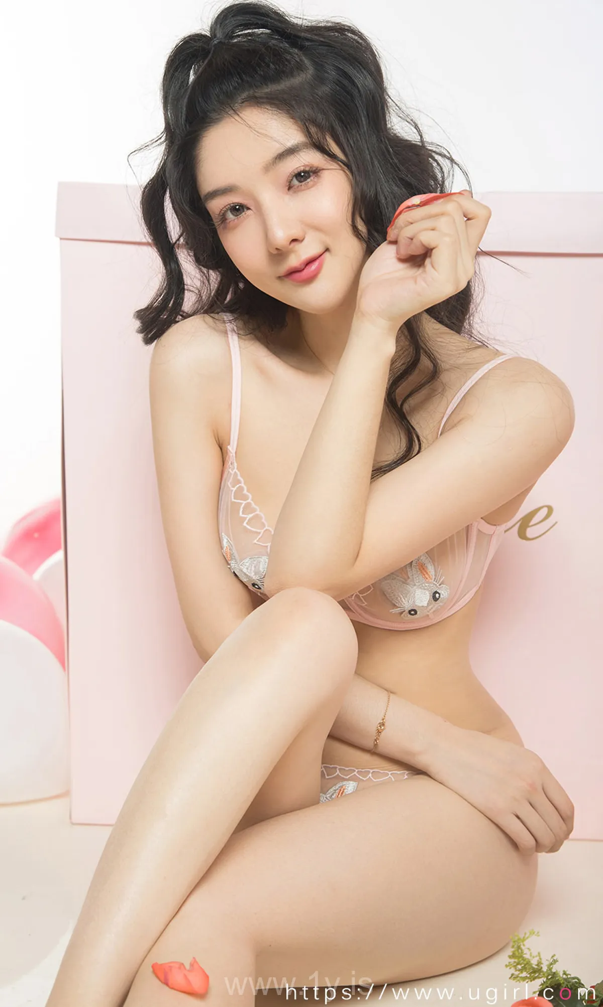 UGIRLS NO.1731 Appealing Chinese Cutie 情节特殊小琪&栗子