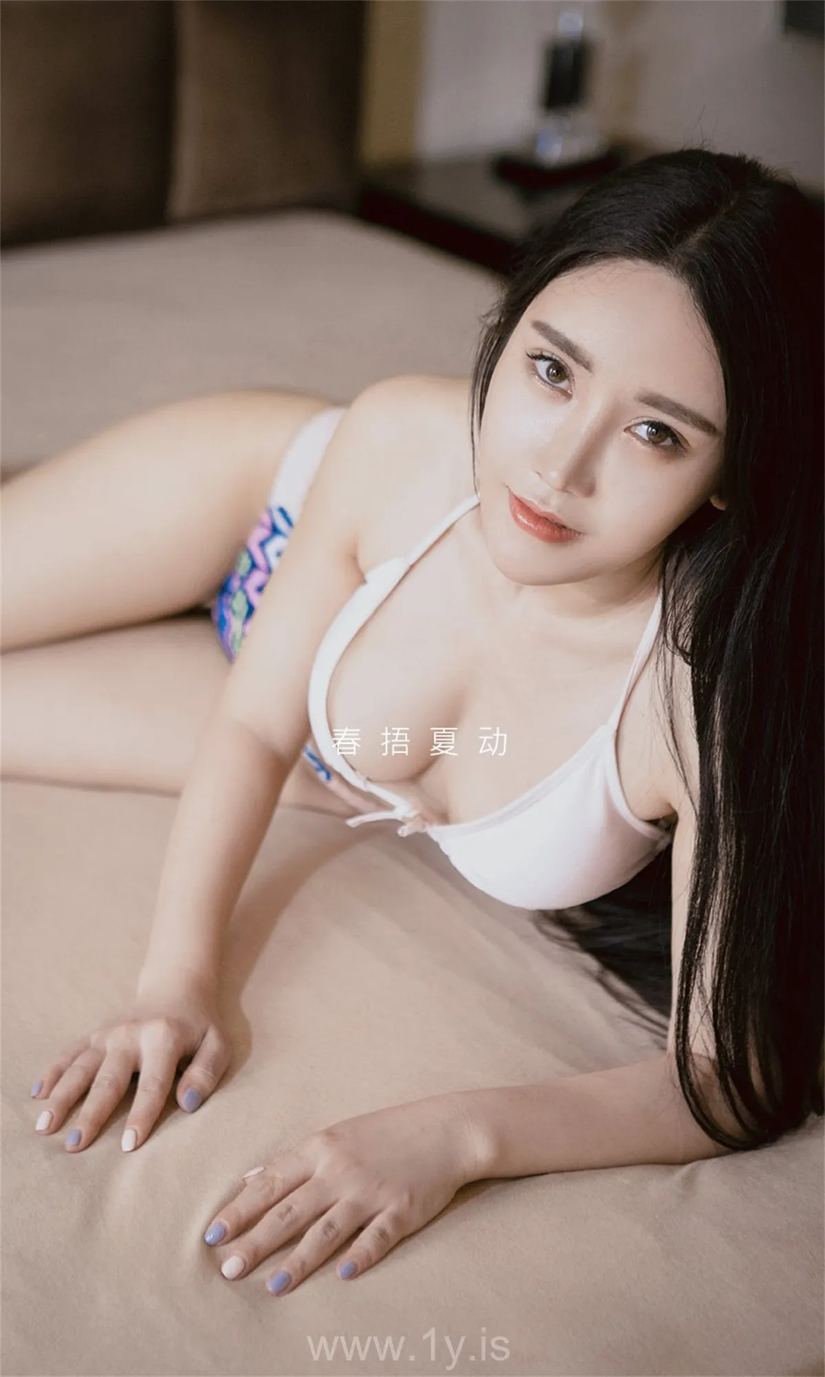 UGIRLS NO.1823 Decent & Extraordinary Chinese Women 春捂夏动YOYO