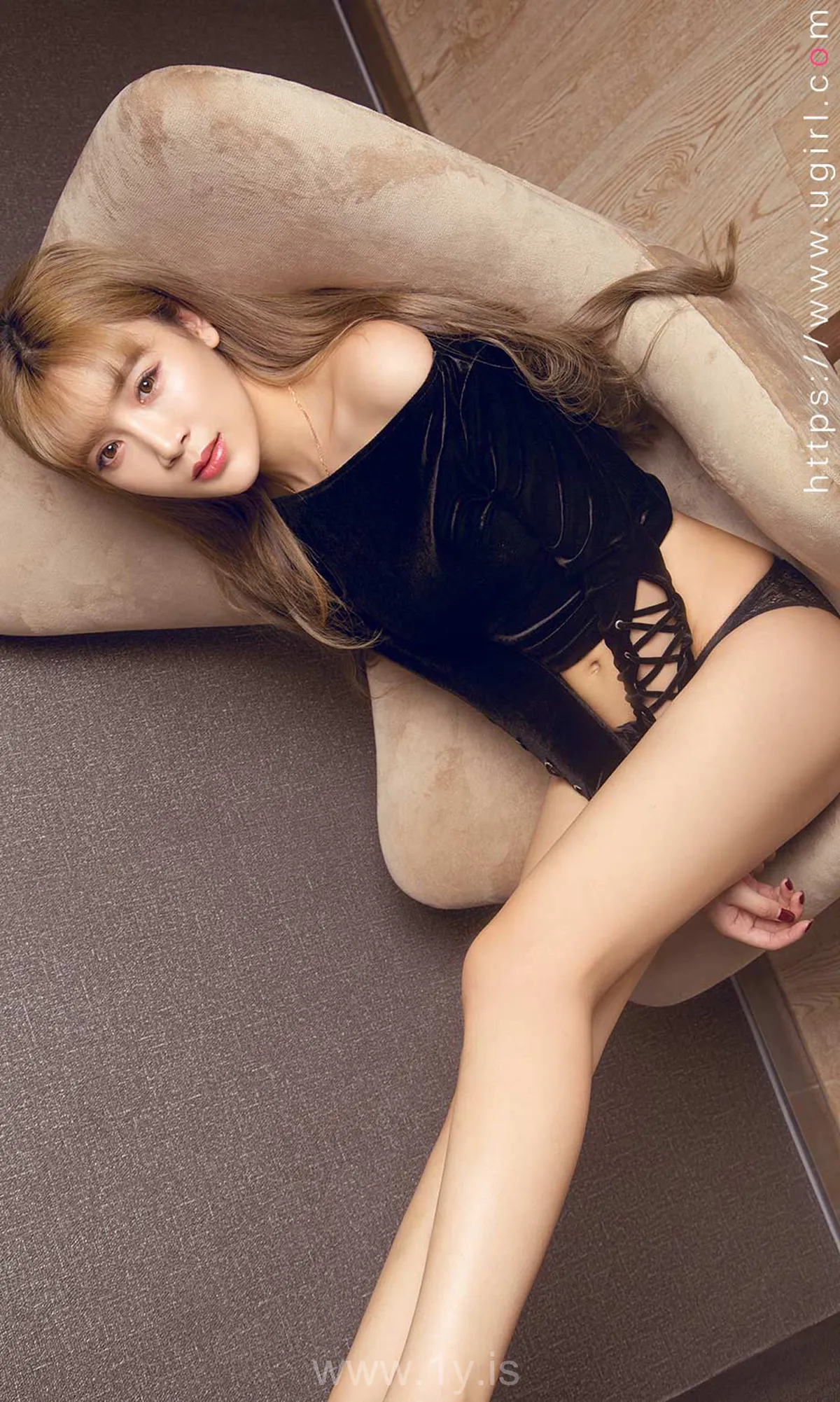 UGIRLS NO.1830 Pretty & Quiet Chinese Homebody Girl 黑天鹅冰淇