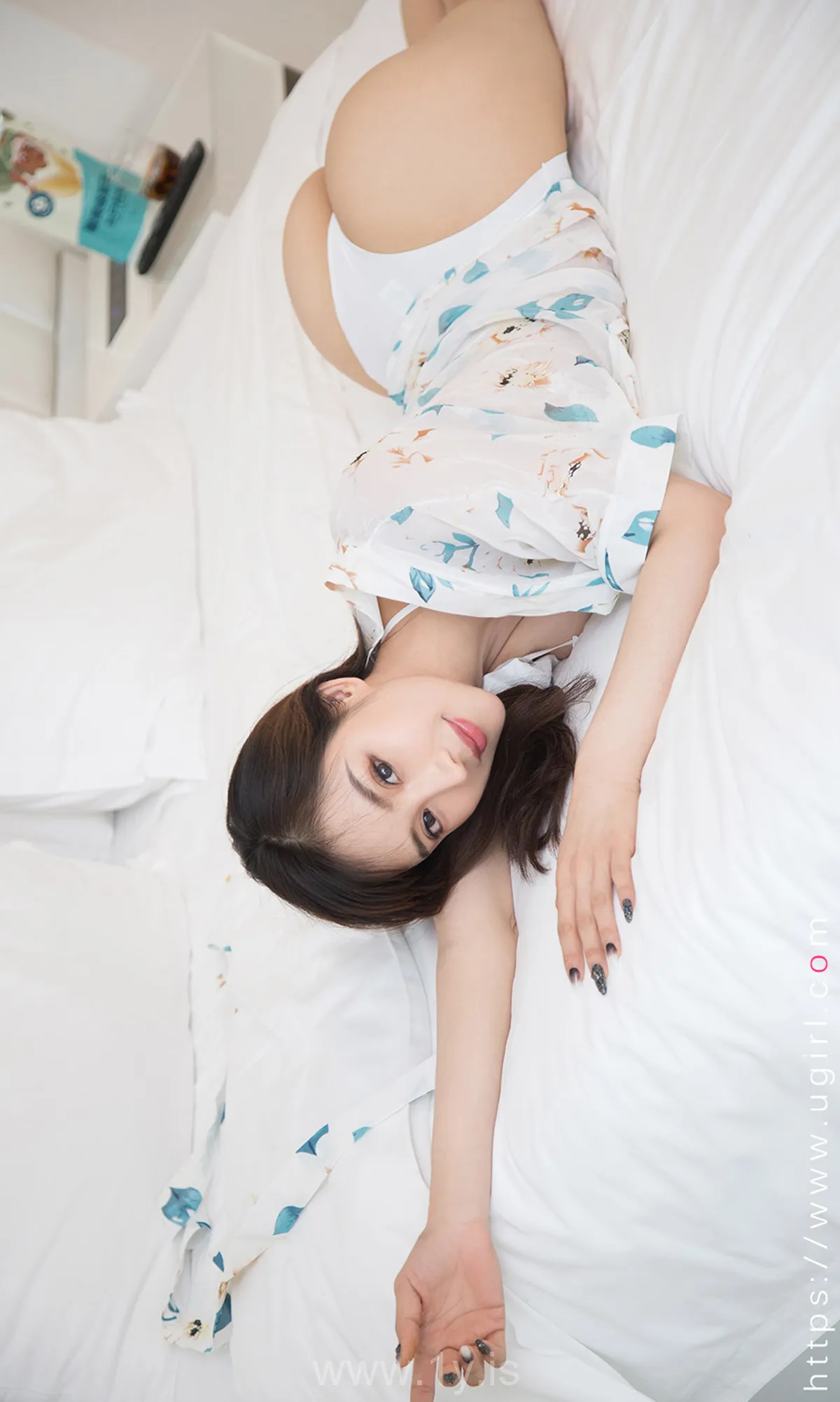 UGIRLS NO.1853 Stunning & Breathtaking Chinese Model 夏天夏甜叶子