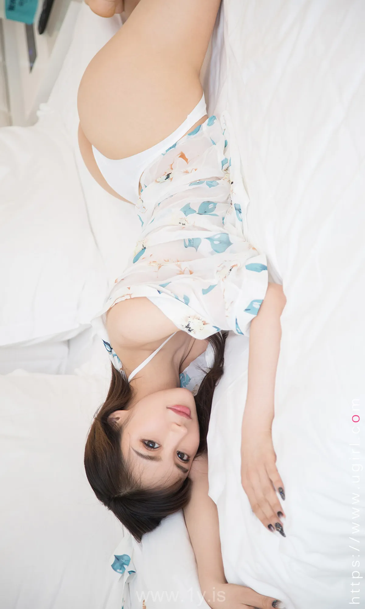 UGIRLS NO.1853 Stunning & Breathtaking Chinese Model 夏天夏甜叶子