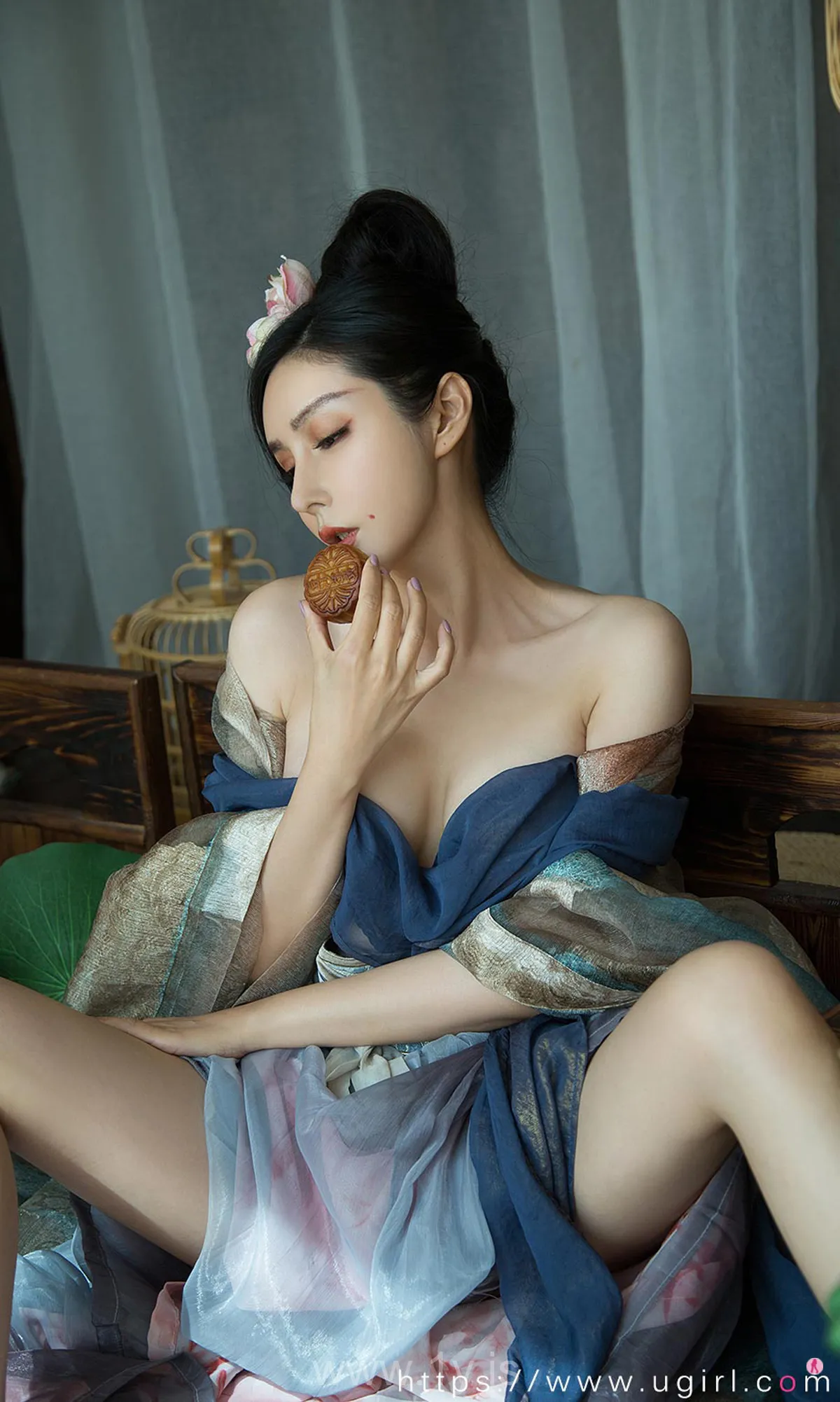 UGIRLS NO.1923 Breathtaking Chinese Mature Princess 满月情人田冰冰