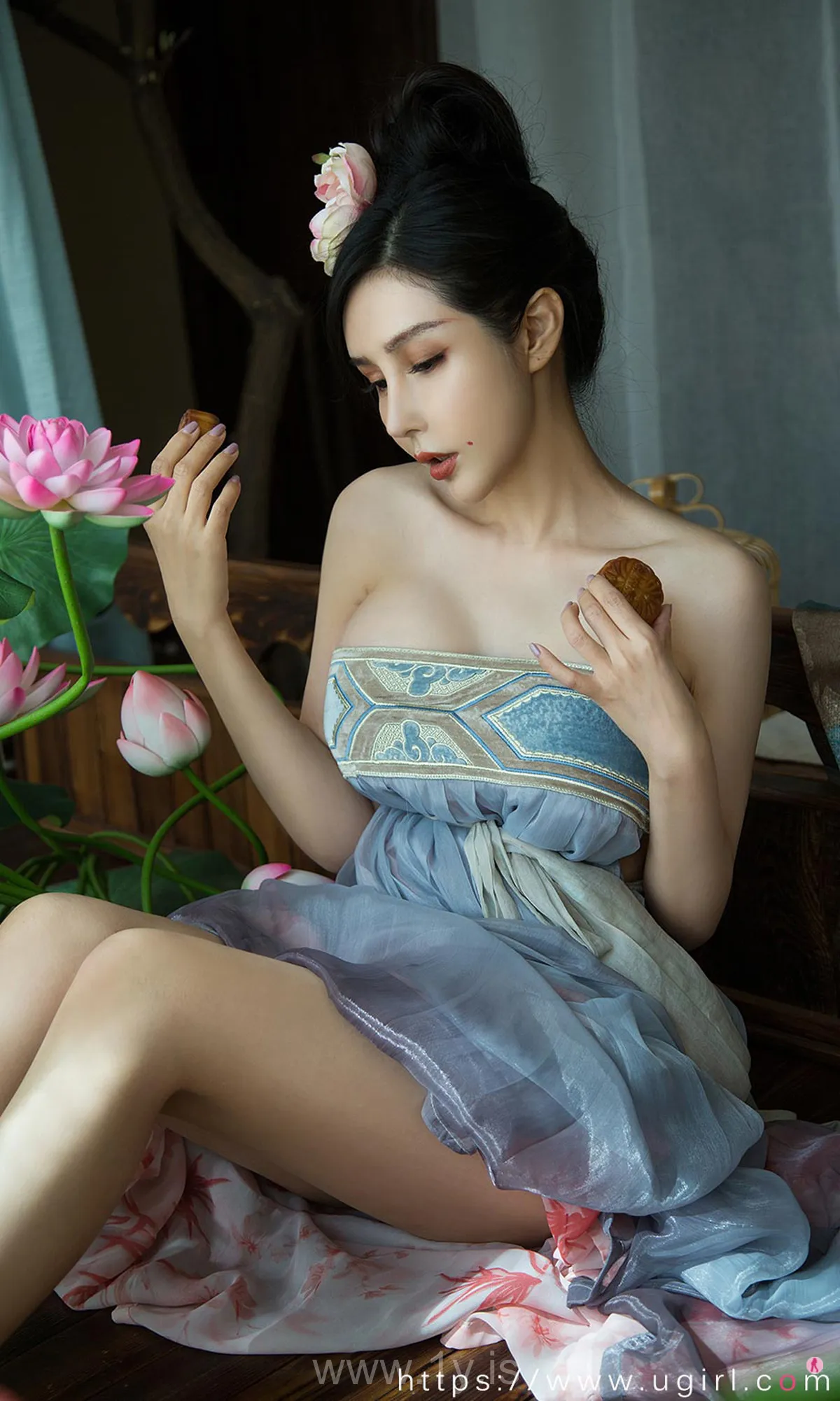 UGIRLS NO.1923 Breathtaking Chinese Mature Princess 满月情人田冰冰