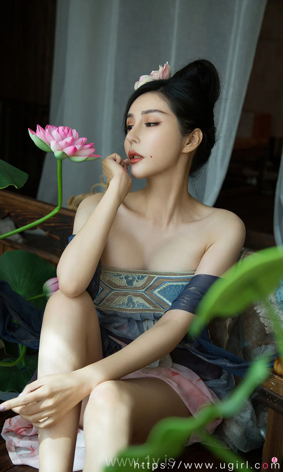 UGIRLS NO.1923 Breathtaking Chinese Mature Princess 满月情人田冰冰