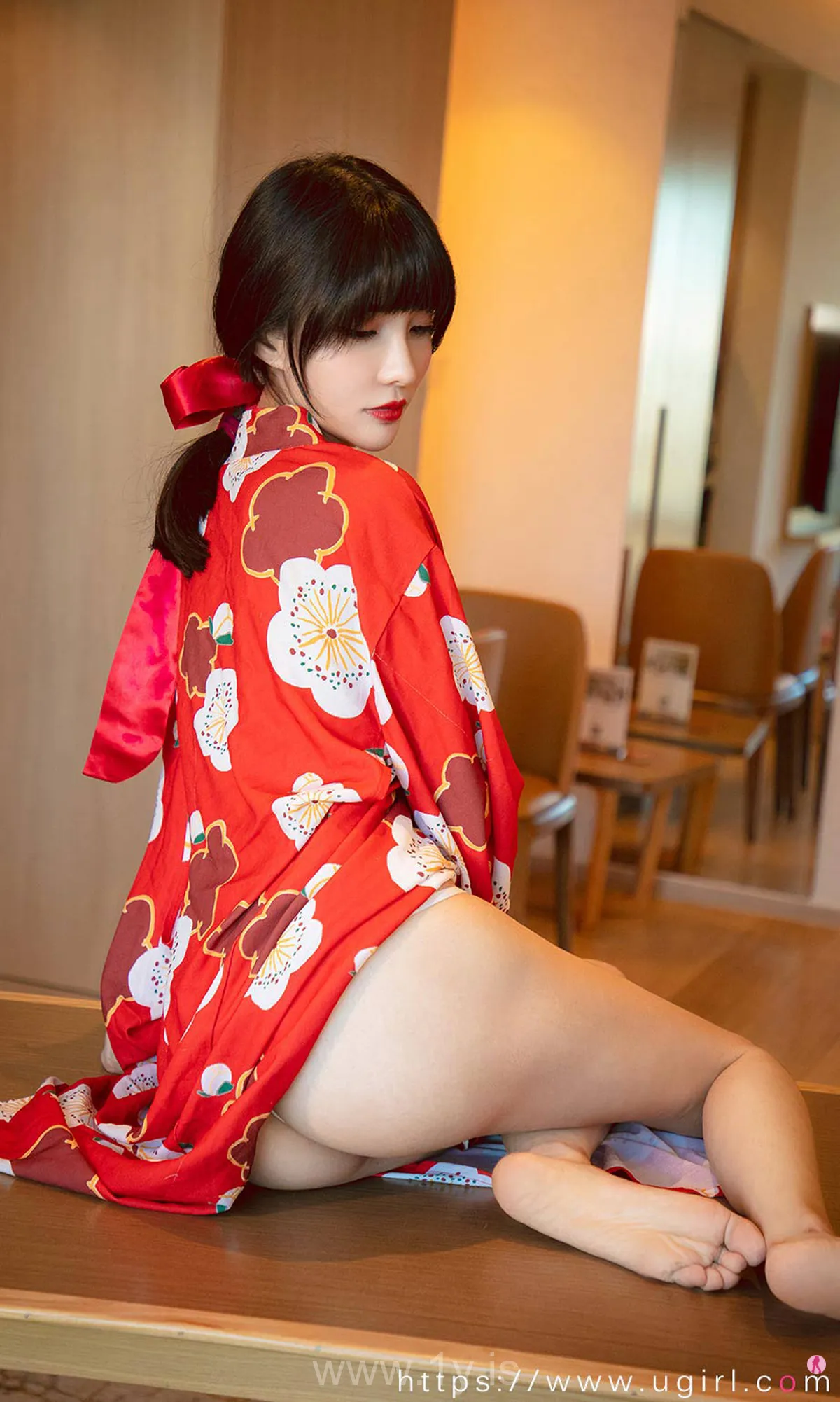 UGIRLS NO.1975 Pretty & Appealing Chinese Model 多情的猫咪猫猫