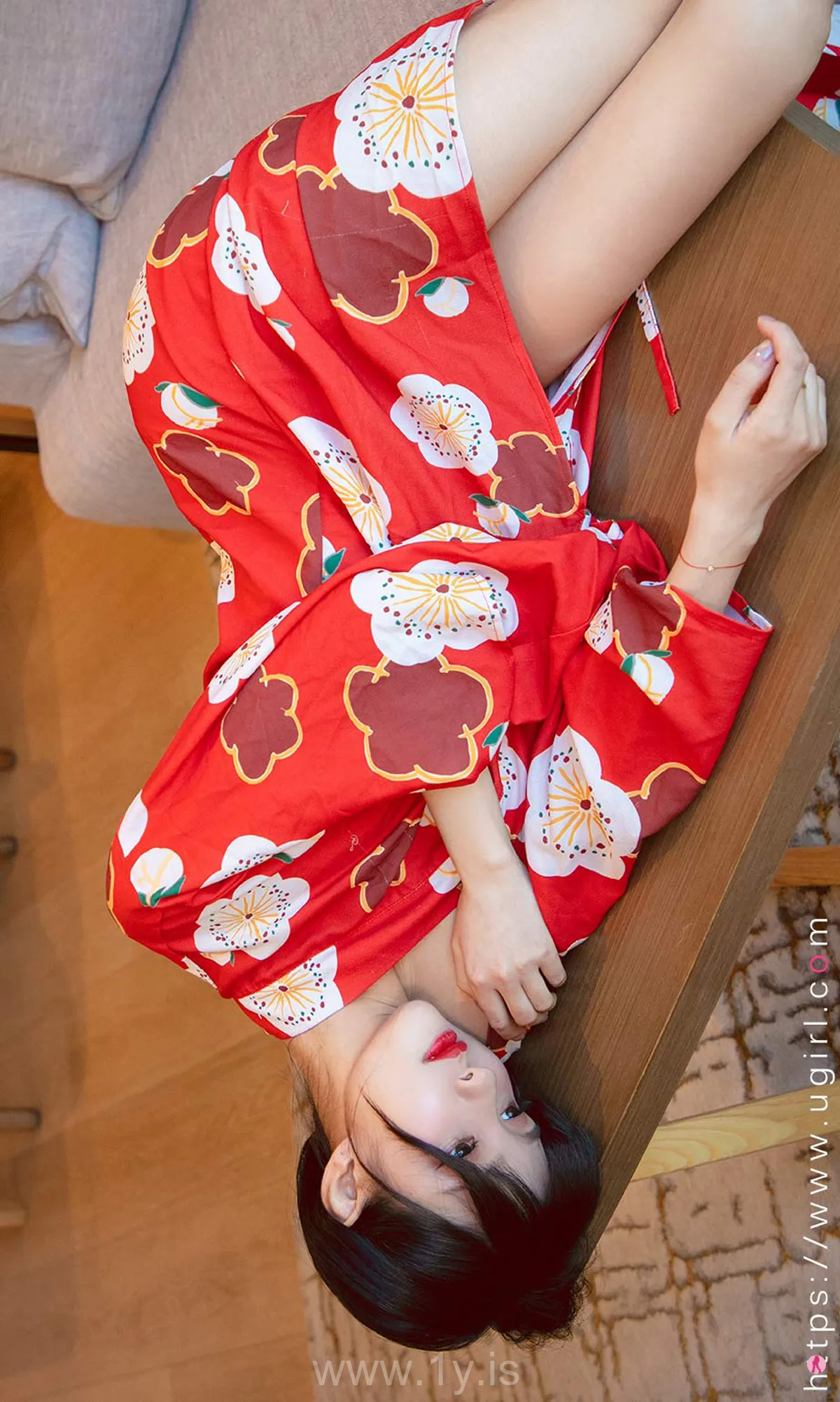 UGIRLS NO.1975 Pretty & Appealing Chinese Model 多情的猫咪猫猫