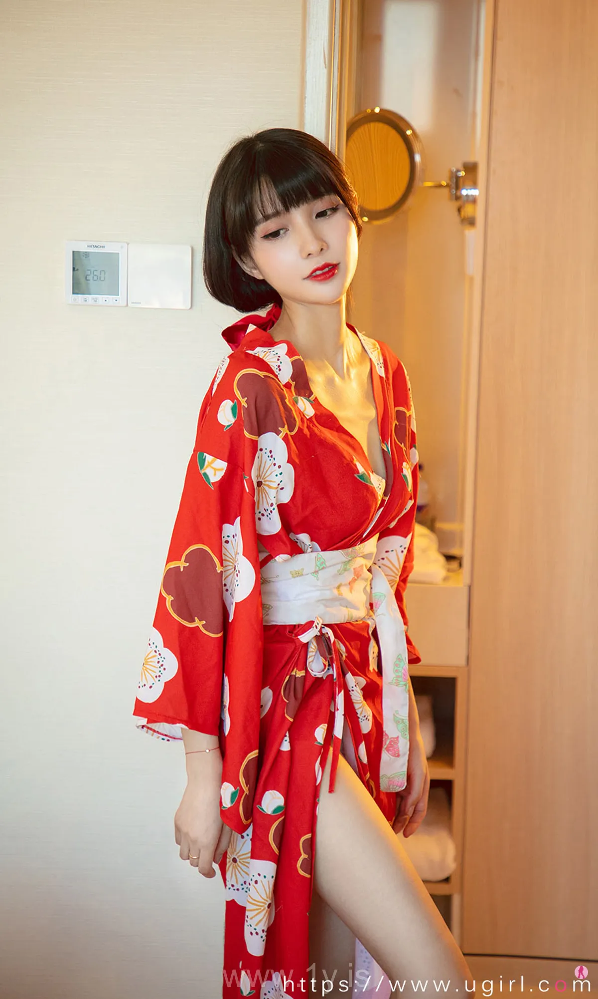 UGIRLS NO.1975 Pretty & Appealing Chinese Model 多情的猫咪猫猫