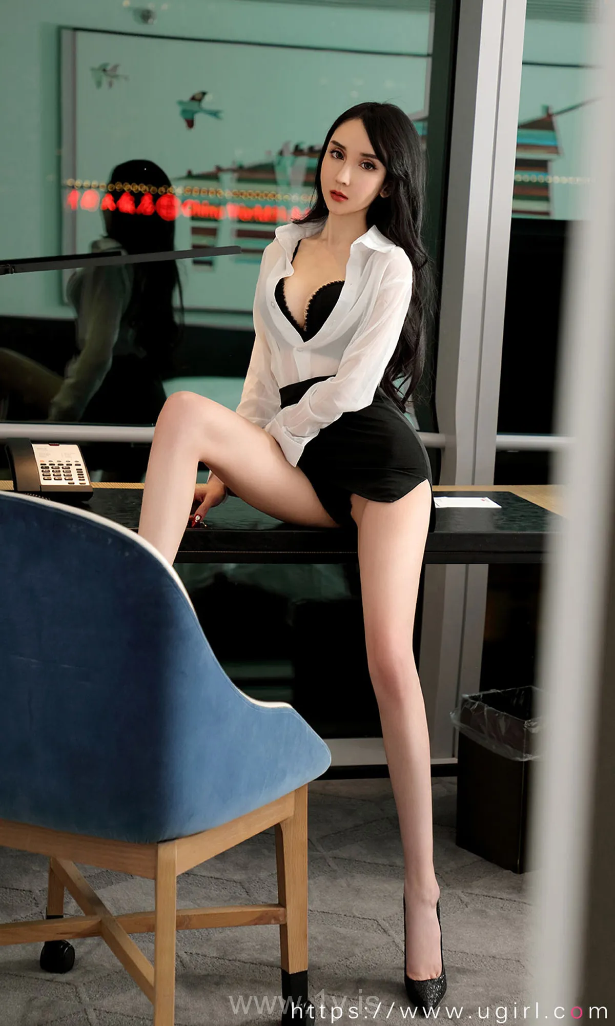 UGIRLS NO.2034 Fair & Breathtaking Chinese Cougar 阿依努尔瓦娅腿精