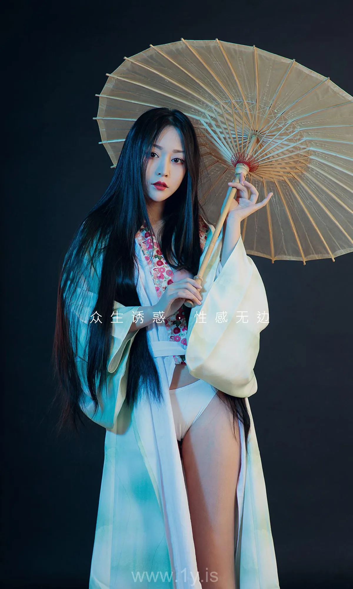UGIRLS NO.2128 Elegant & Fashionable Chinese Girl 魅惑众生