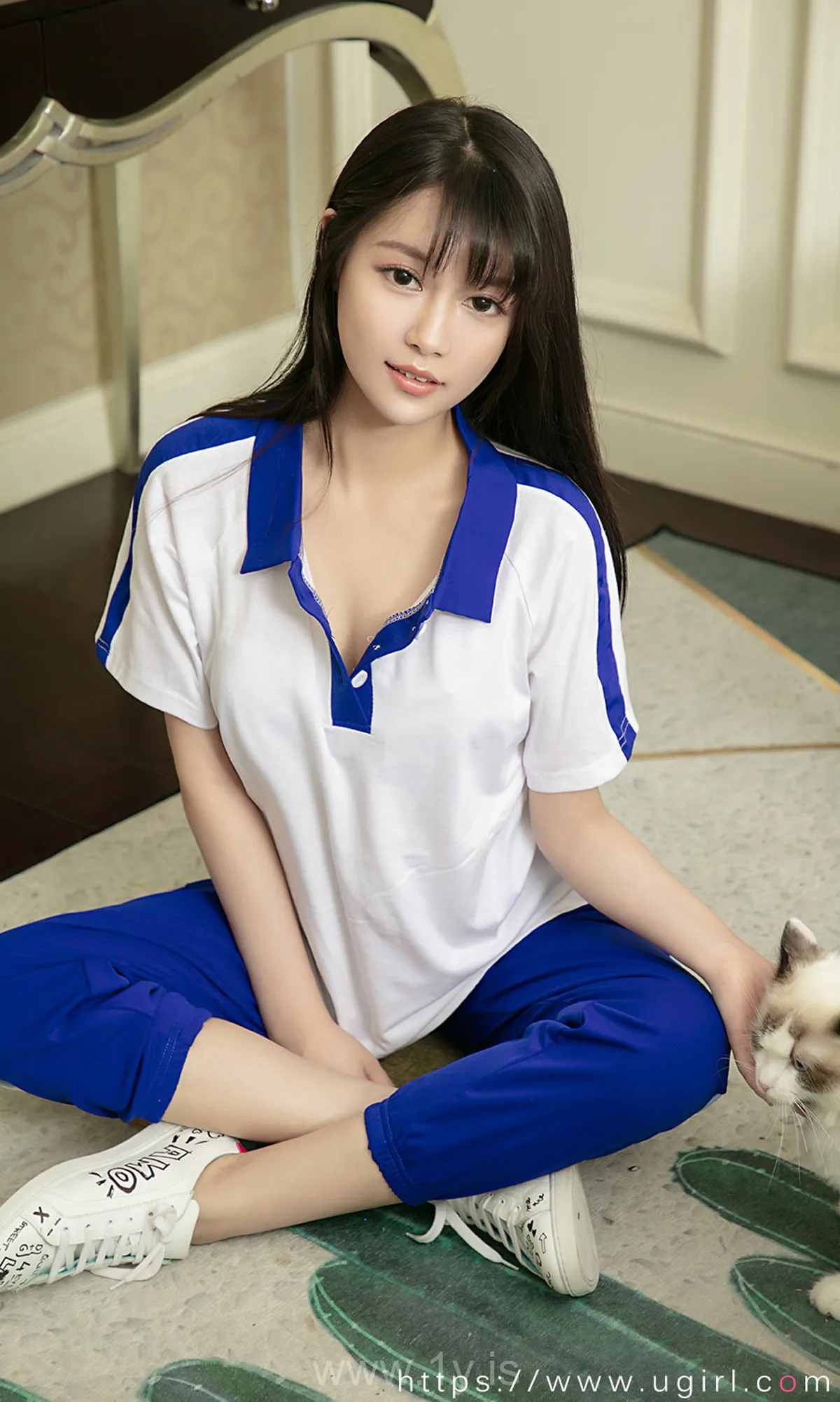 UGIRLS NO.2195 Nice-looking Chinese Hottie 赏心悦目尤果合輯