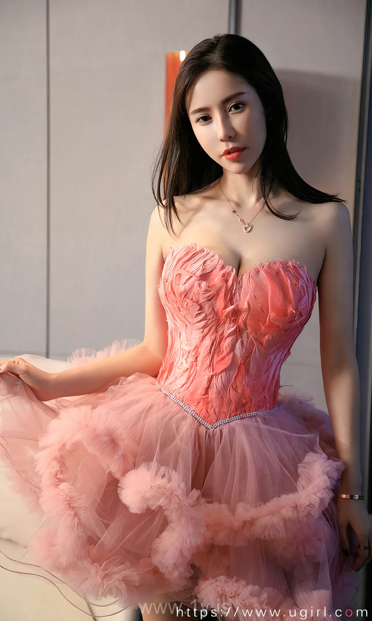 UGIRLS NO.2259 Extraordinary & Irresistible Chinese Beauty 田小燕柔焦