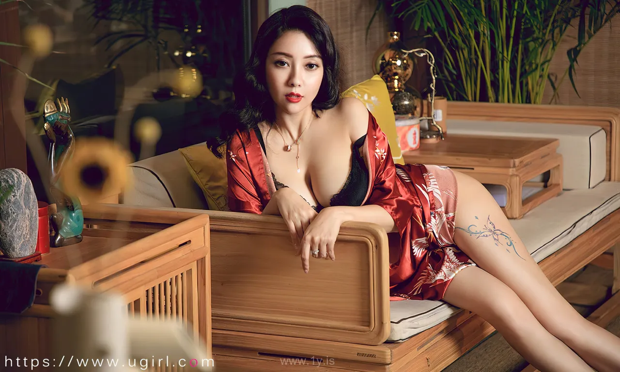 UGIRLS NO.2288 Fair & Knockout Chinese Peri 果儿樱落甜情