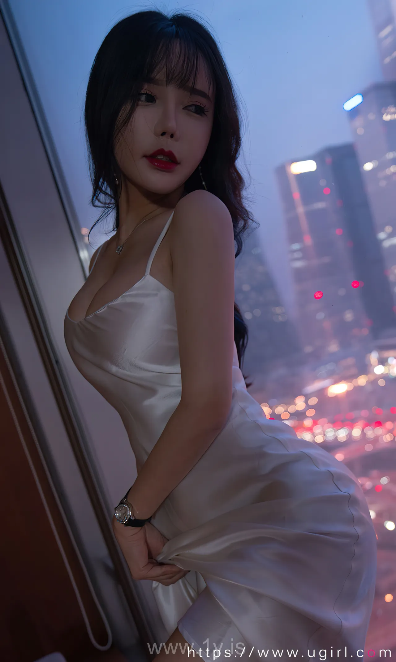 UGIRLS NO.2290 Hot & Charming Chinese Babe 艾小青暮色将晚