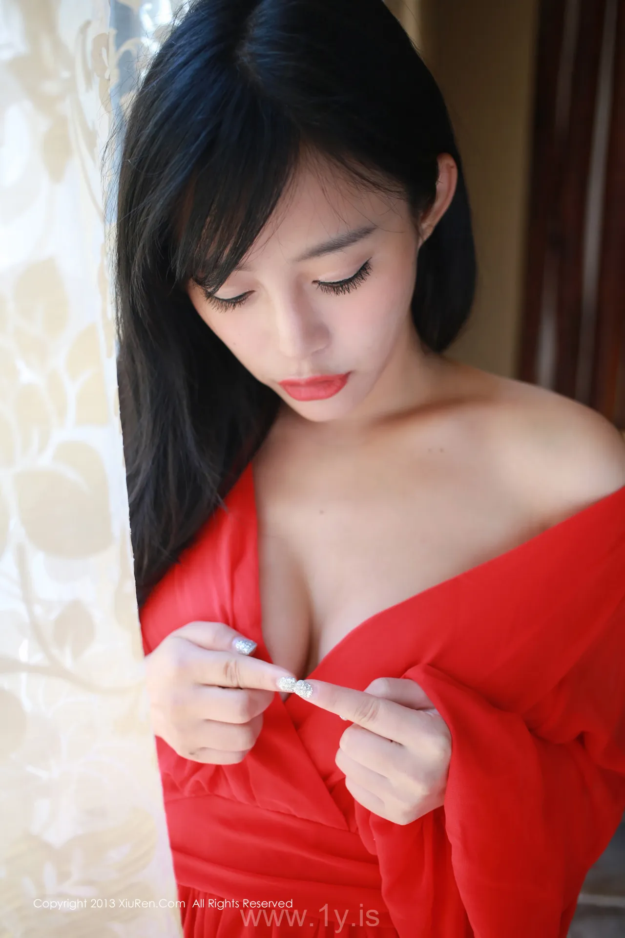 XIUREN(秀人网) NO.007 Slim & Exquisite Babe 易欣viya
