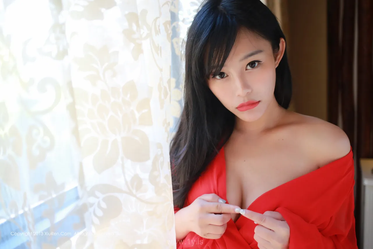 XIUREN(秀人网) NO.007 Slim & Exquisite Babe 易欣viya