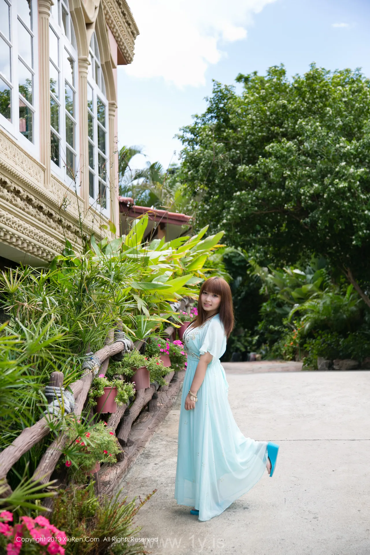 XIUREN(秀人网) NO.053 Decent & Delightful Hottie 默漠无荢