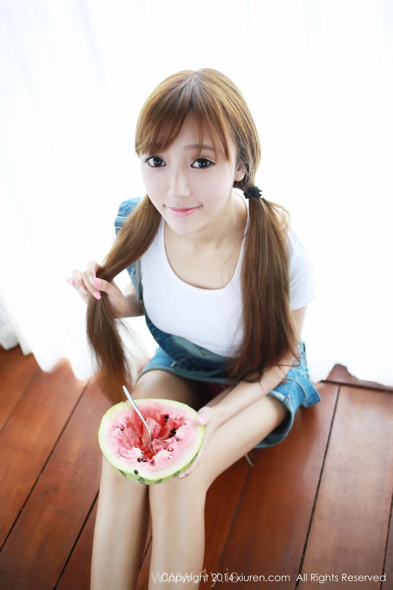 XIUREN(秀人网) NO.162 Slender & Stunning Goddess 王馨瑶yanni