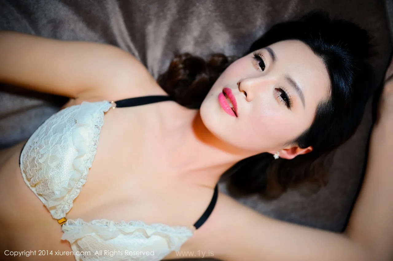 XIUREN(秀人网) NO.173 Stunning & Slim Angel 狐狸小姐Adela