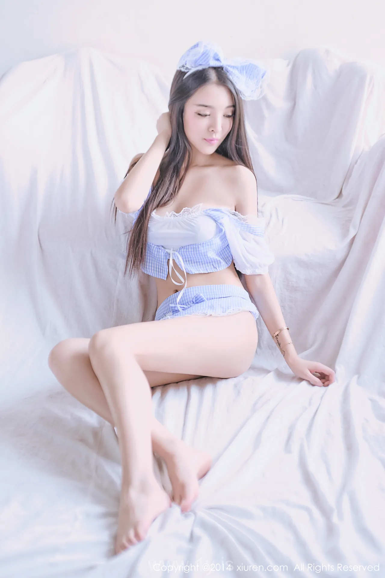 XIUREN(秀人网) NO.256 Fashionable & Slender Beauty 陈大榕