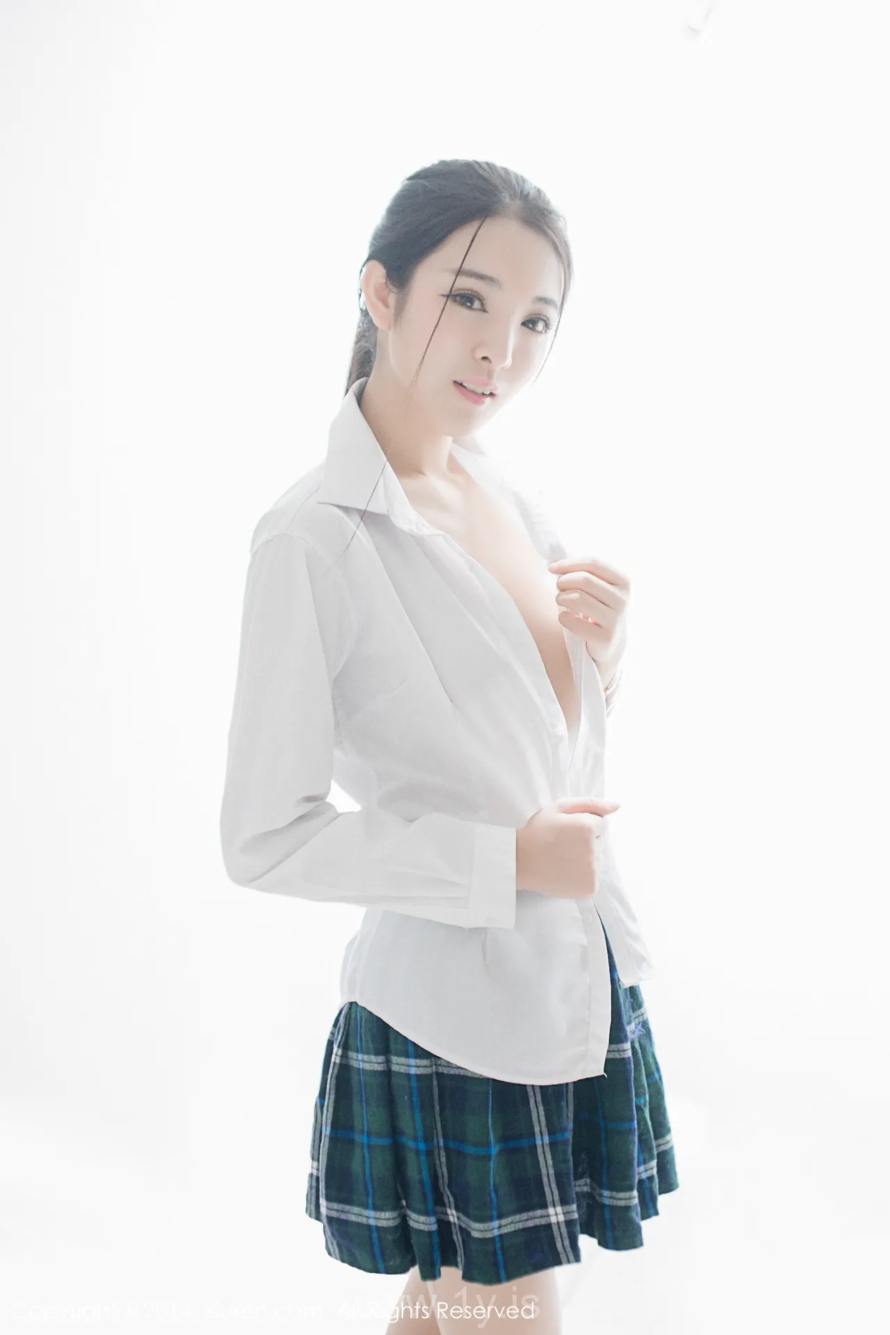 XIUREN(秀人网) NO.256 Fashionable & Slender Beauty 陈大榕