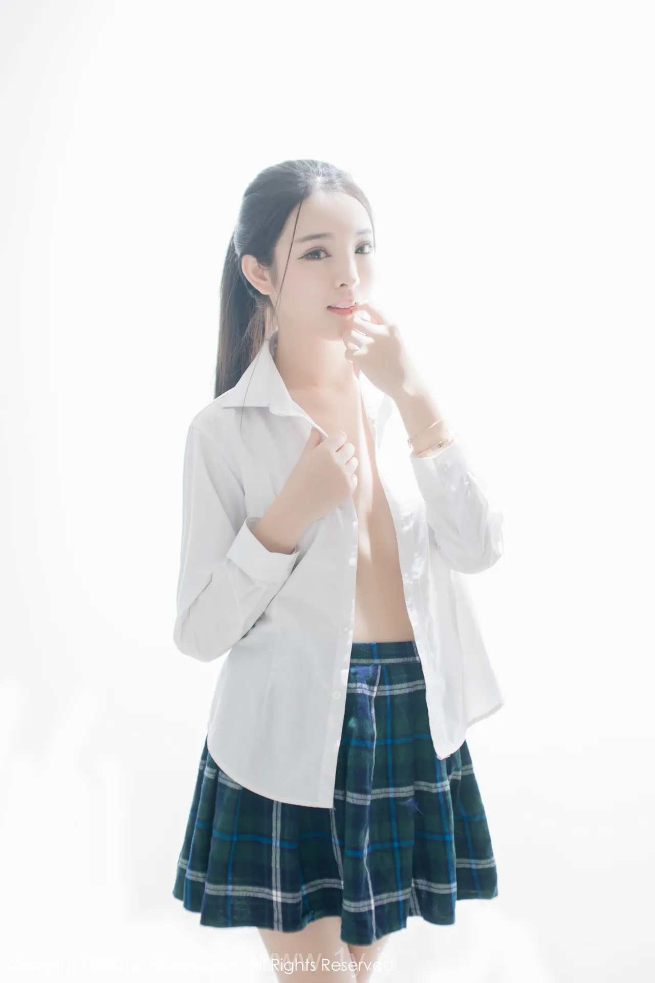 XIUREN(秀人网) NO.256 Fashionable & Slender Beauty 陈大榕