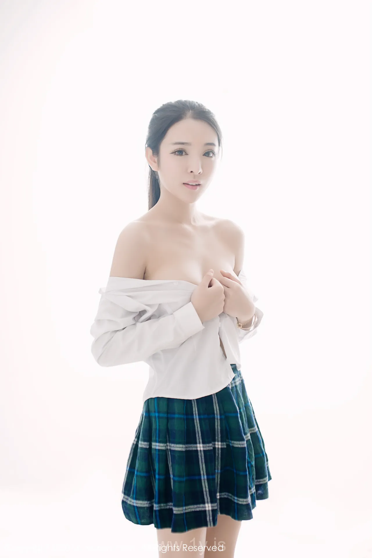 XIUREN(秀人网) NO.256 Fashionable & Slender Beauty 陈大榕